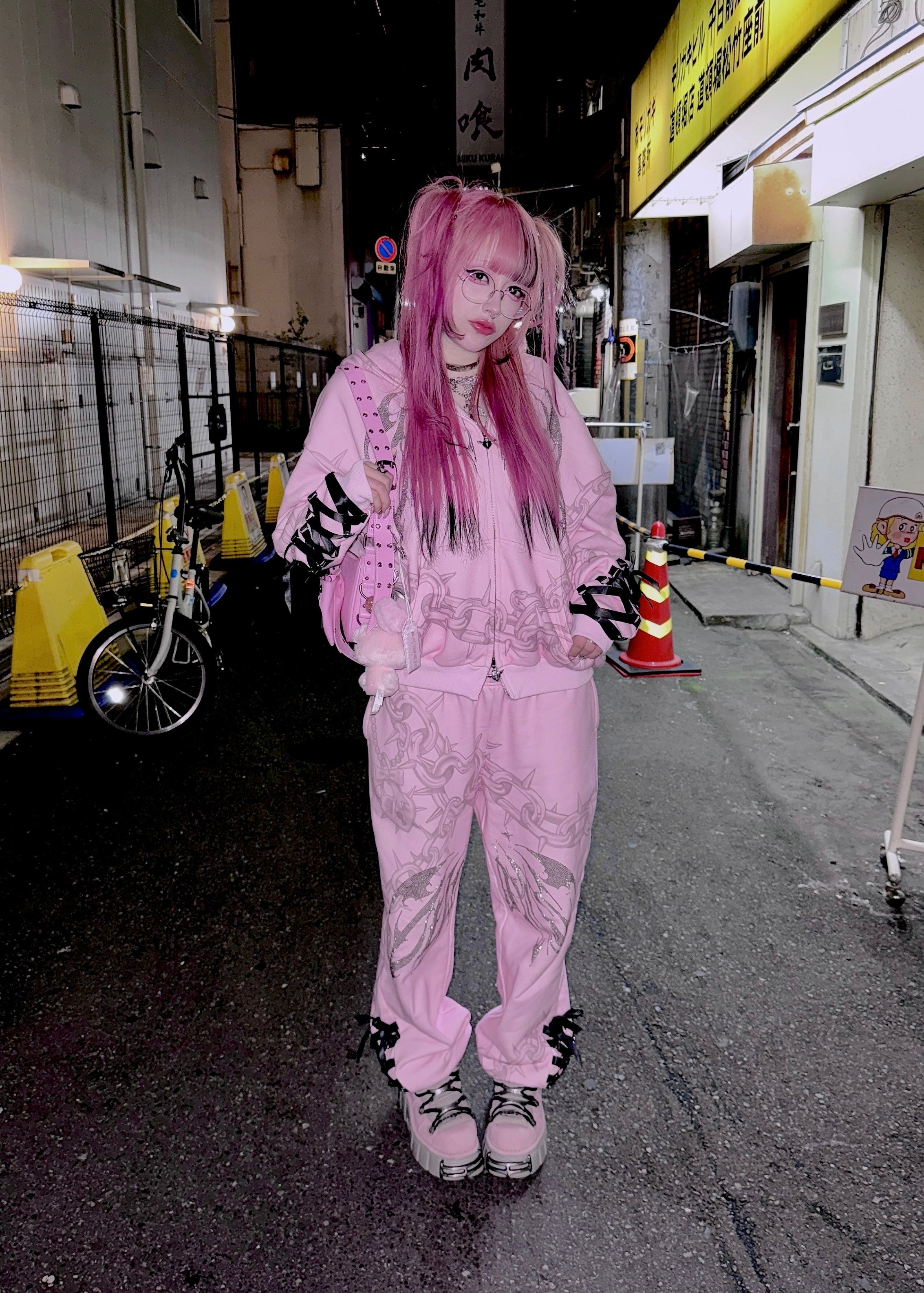 Death Kiss Chain Hoodie ♡ Baby pink