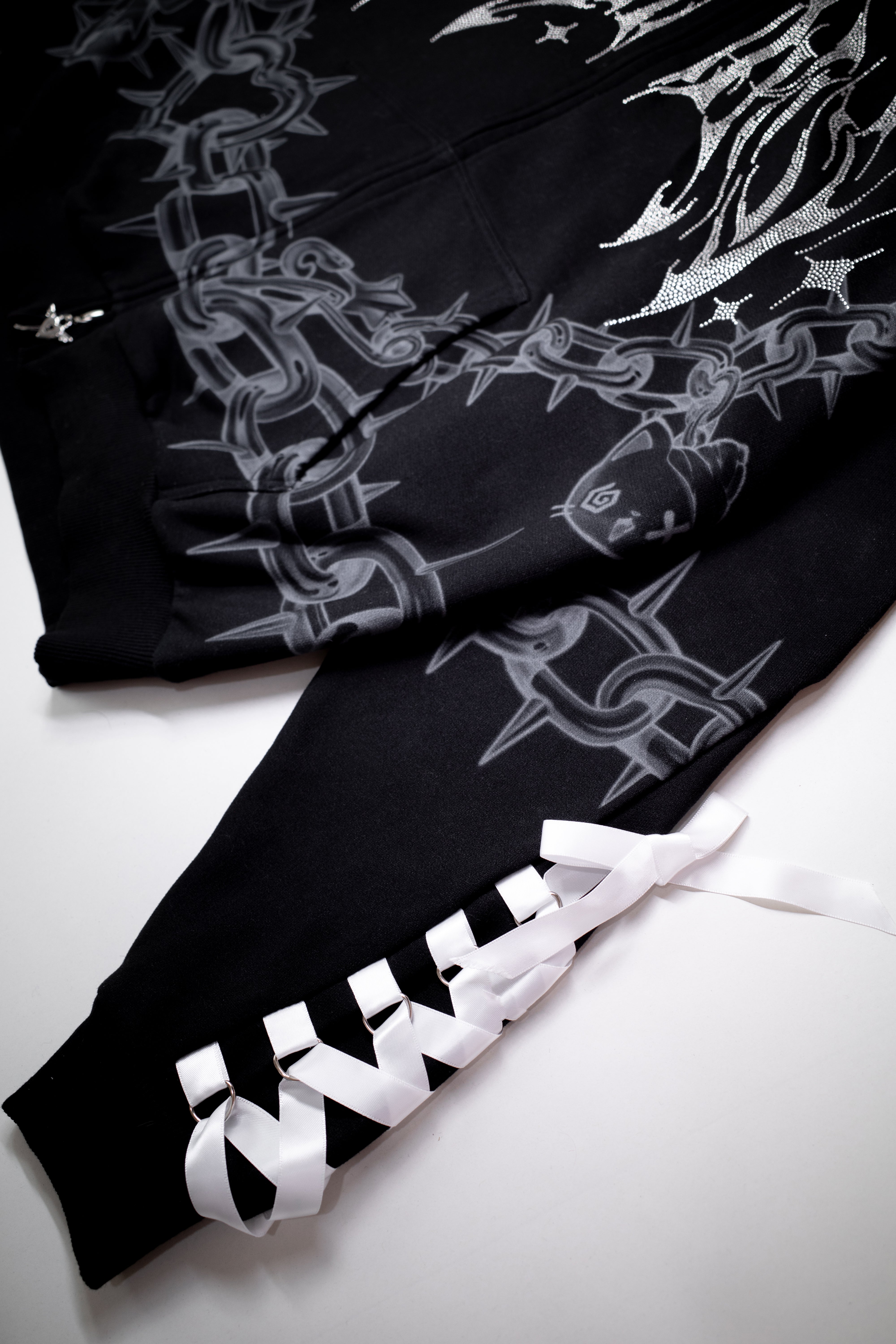 Death Kiss Chain Hoodie ♡ Black