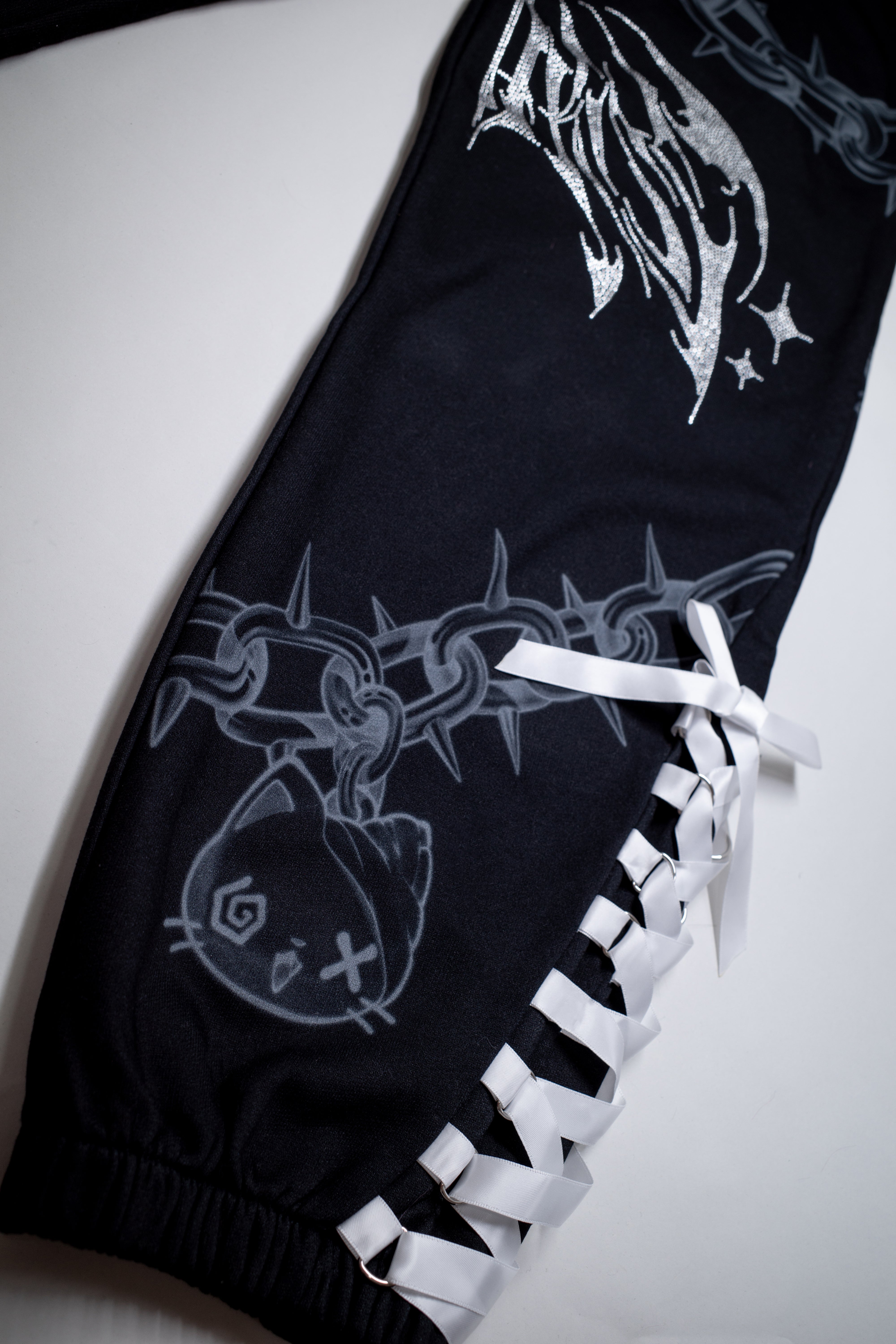 Death Kiss Chain Sweatpants ♡ Black