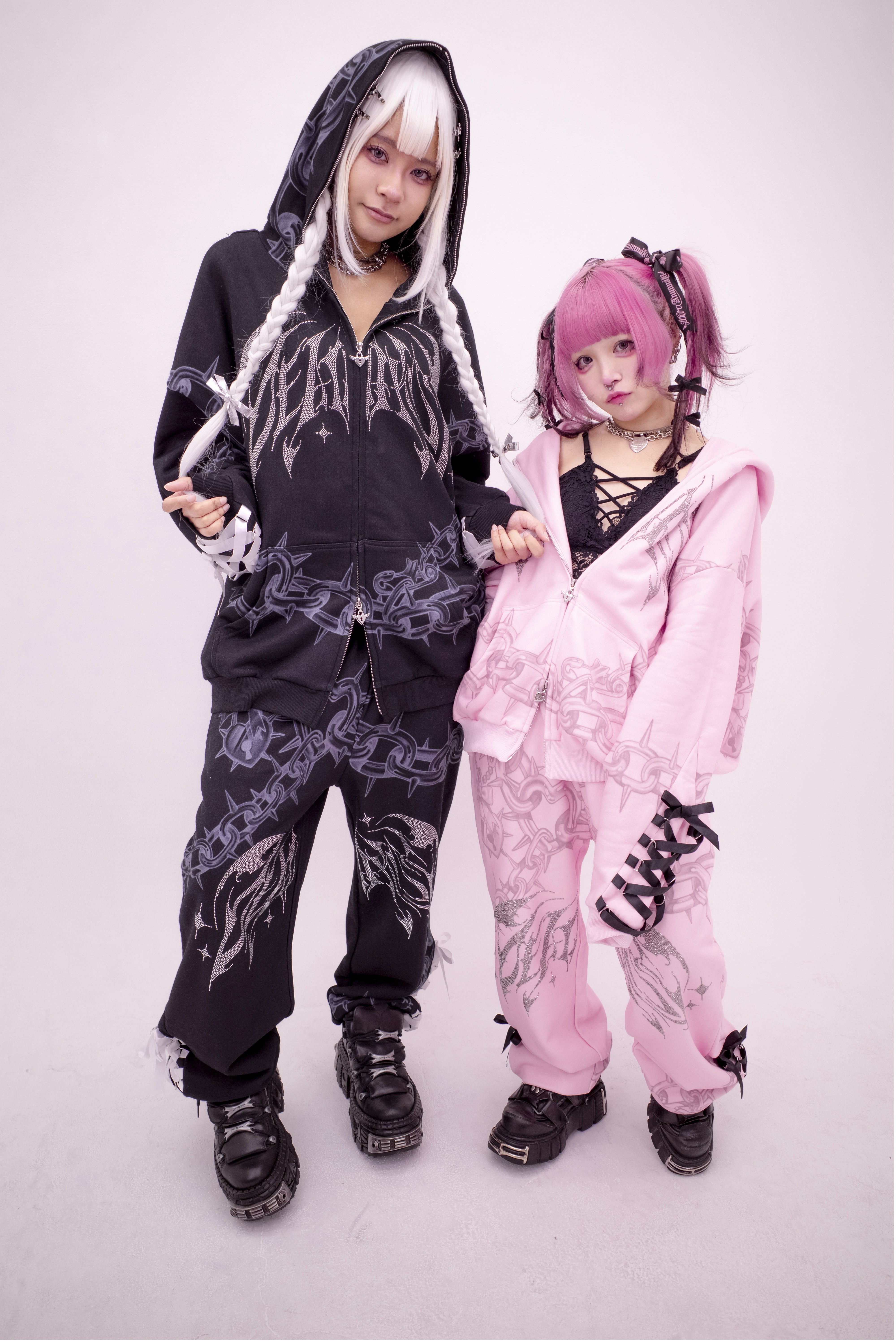 Death Kiss Chain Sweatpants ♡ Black