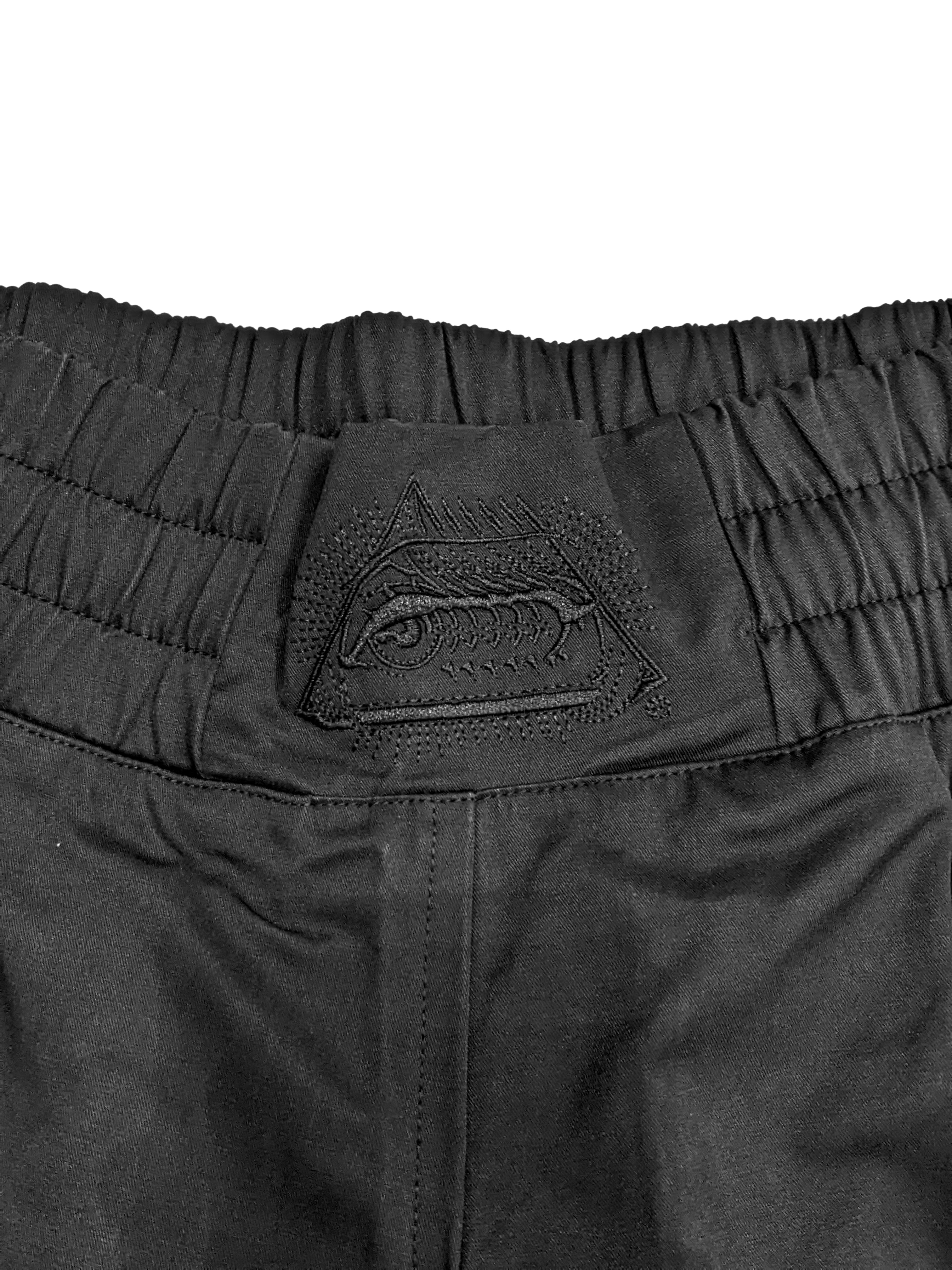 Corruption Arc ショートパンツ