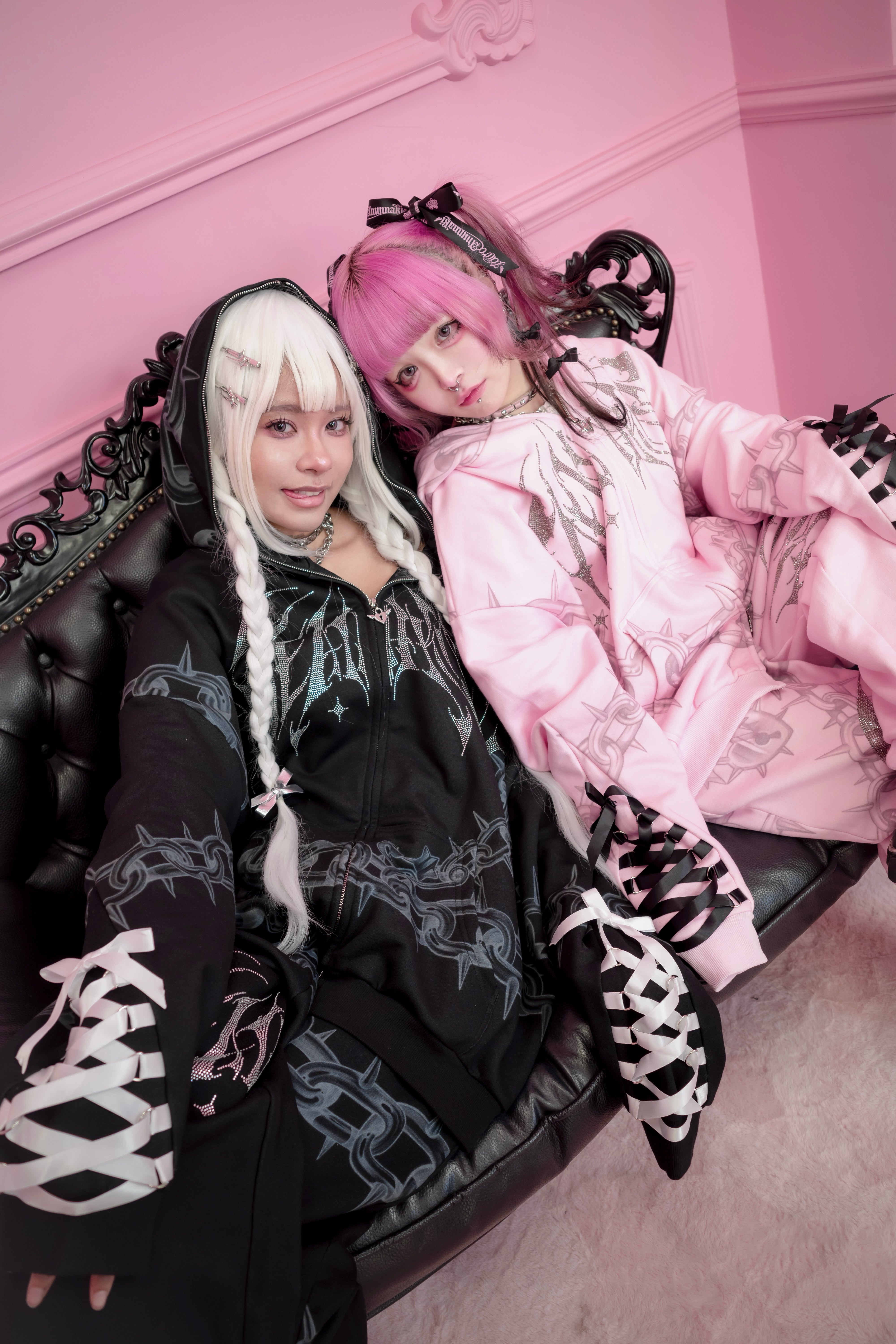 Death Kiss Chain Hoodie ♡ Black