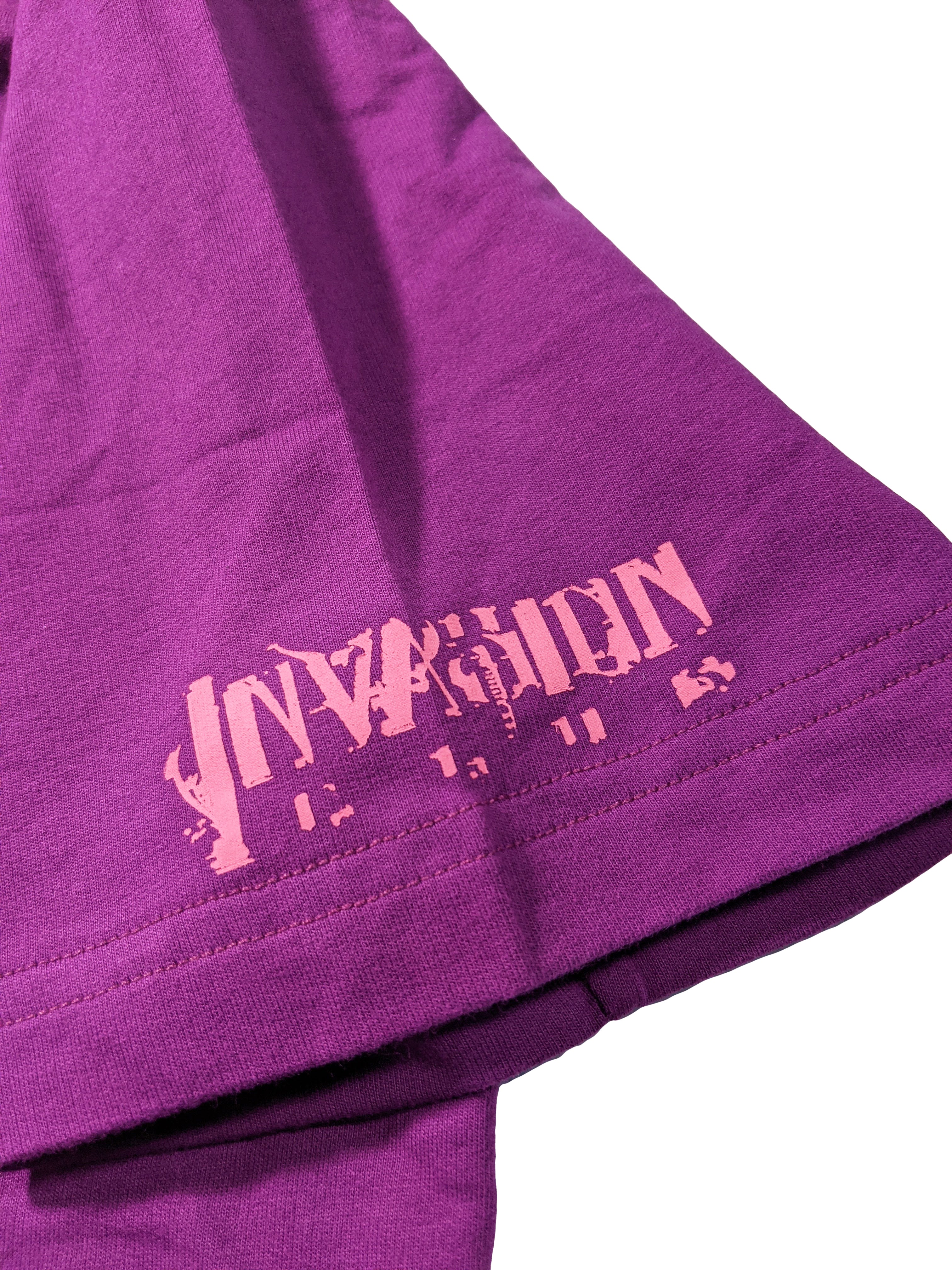 増殖細菌 ファージちゃん Tシャツ (パープル) – Invasion Club